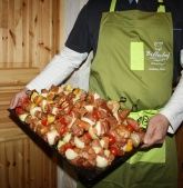 vordere Terrasse am Haupteingang und Pferdeputzplatz