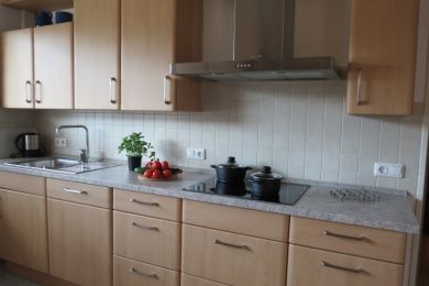 BARRIEREFREIE FERIENWOHNUNG LAVENDEL MIT PFLEGEBETT, MOSELBLICK, für Gäste mit eingeschränkter Beweglichkeit -  Rollstuhlfahrer -   kostenloses WLAN - Ferienweingut