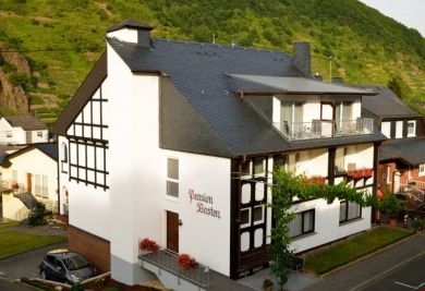 Weingut Basten - Pension & Ferienwohnungen