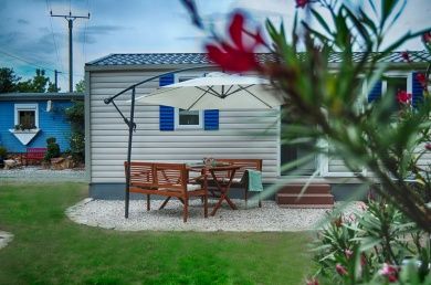 Häuschen im Grünen am Campingplatz Nahemühle