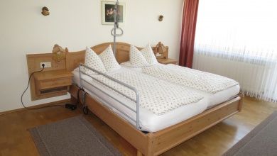 BARRIEREFREIE FERIENWOHNUNG LAVENDEL MIT PFLEGEBETT, MOSELBLICK, für Gäste mit eingeschränkter Beweglichkeit -  Rollstuhlfahrer -   kostenloses WLAN - Ferienweingut