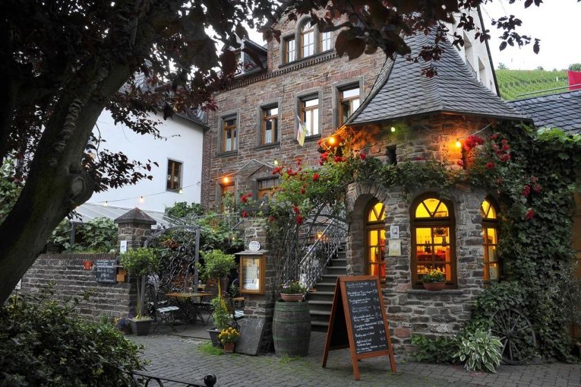 Gutshof Zenz - Elternhaus der Deutschen Weinkönigin 2025/26 Anna