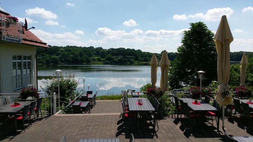 ****S Lakeside Resort Michaela