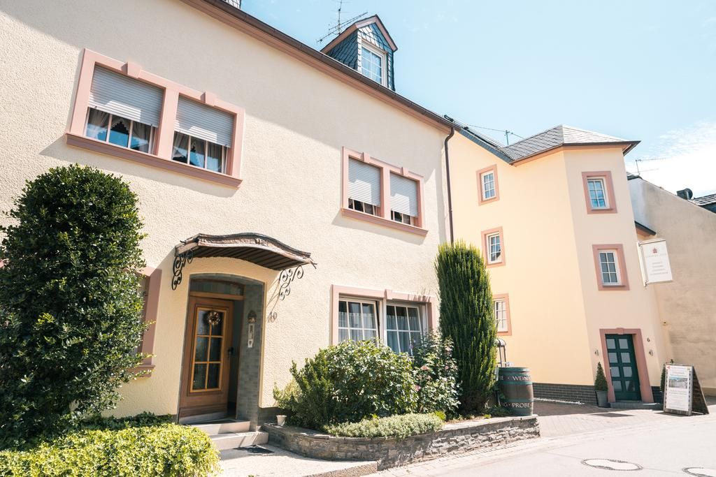 Weingut Lehnert-Veit - Gästezimmer - Straußwirtschaft - Moselgarten