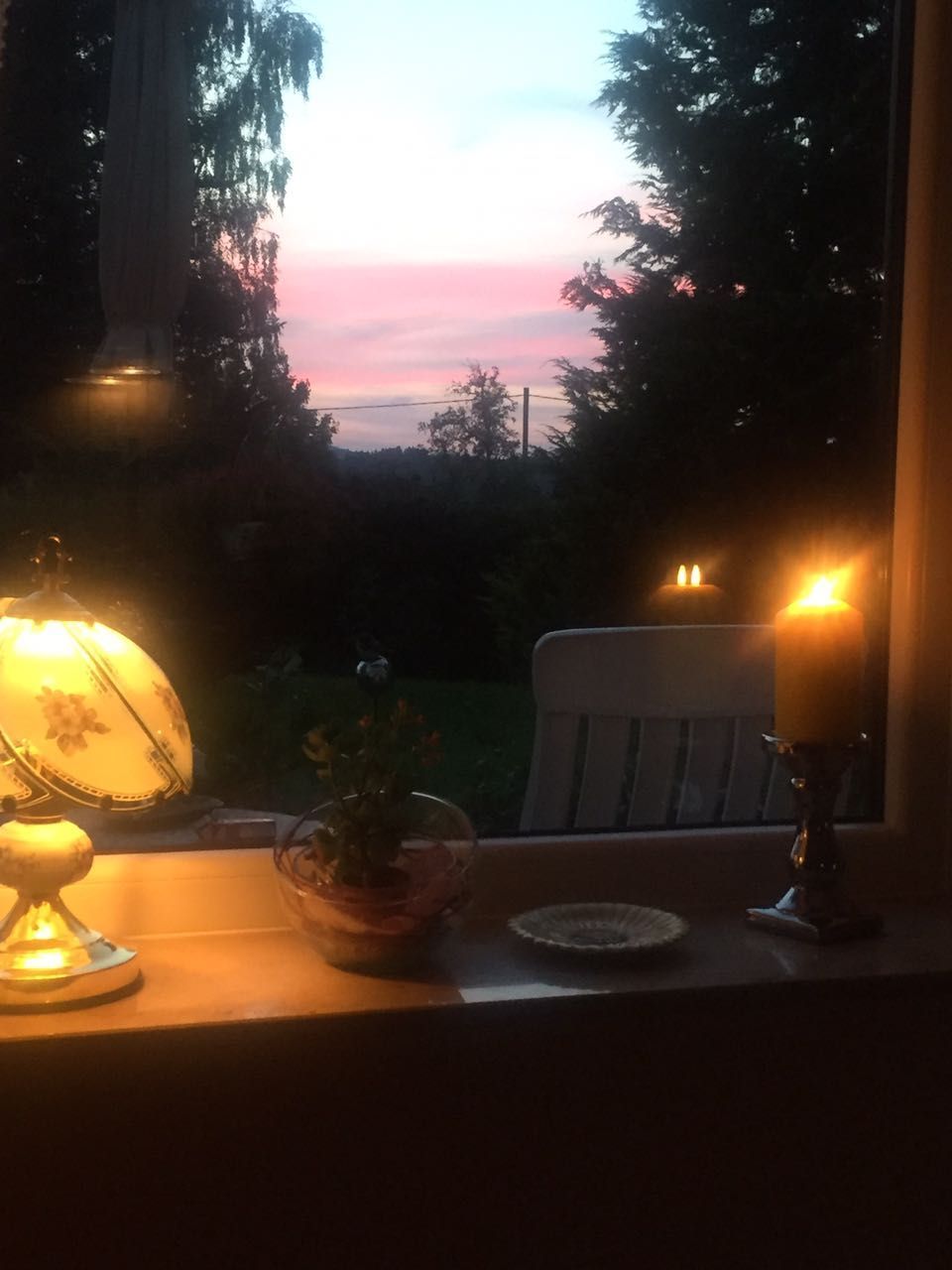 Blick nach draußen am Abend