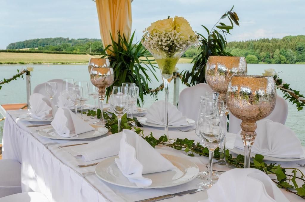 ****S Lakeside Resort Michaela