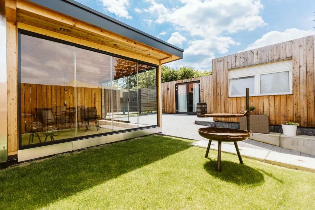 Modernes Tiny House Diva am Weingut