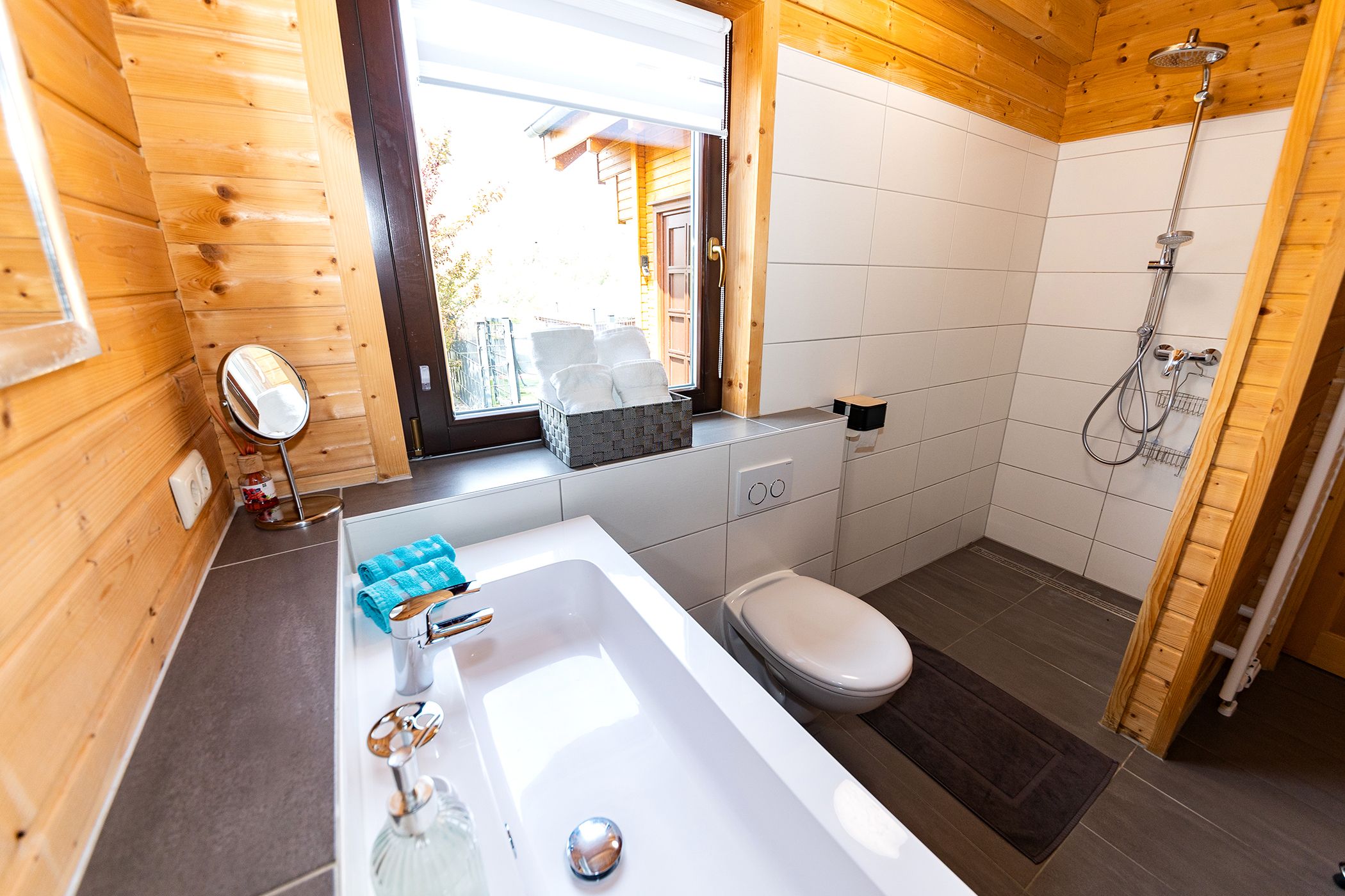 5 Sterne Ferienhaus Tommy am idyllischen Waldsee Rieden