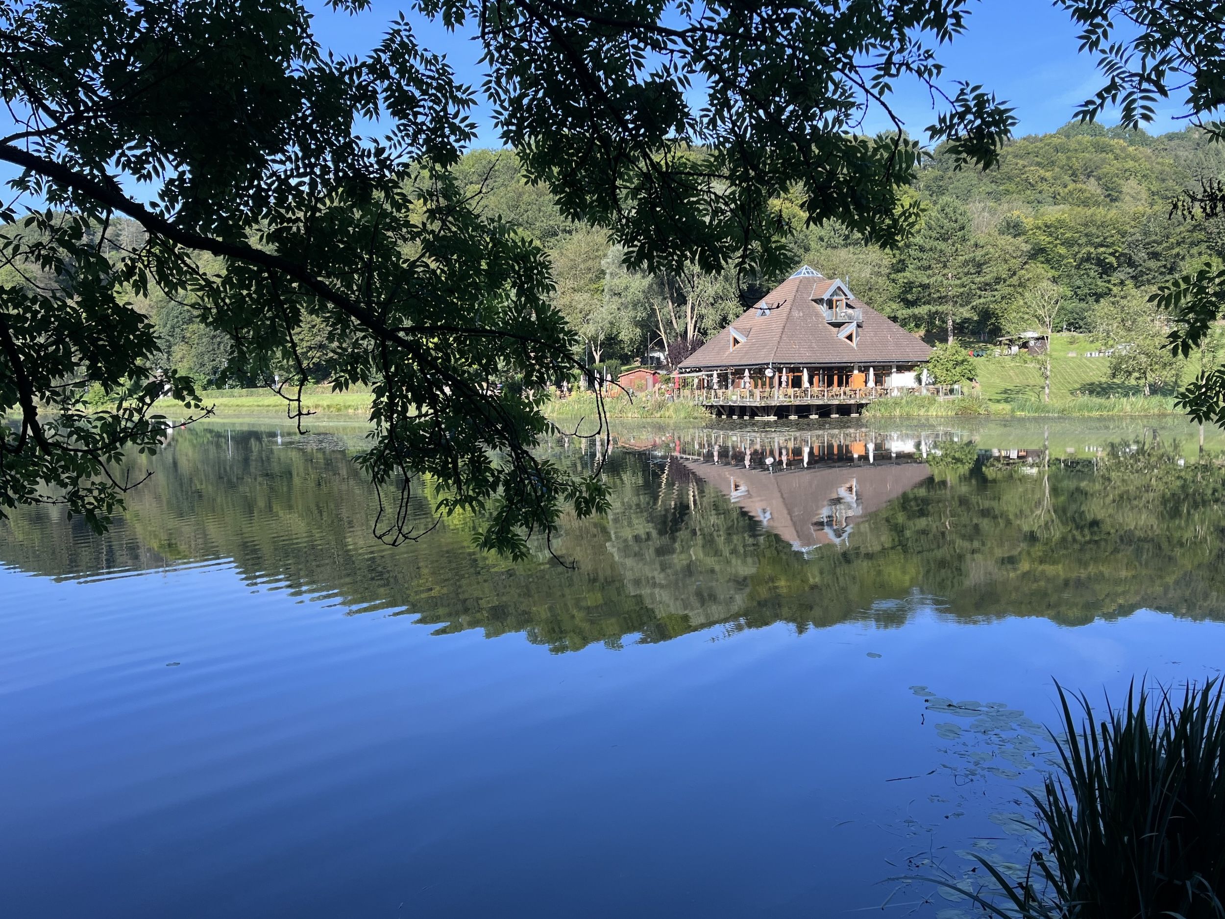 5 Sterne Ferienhaus Tommy am idyllischen Waldsee Rieden