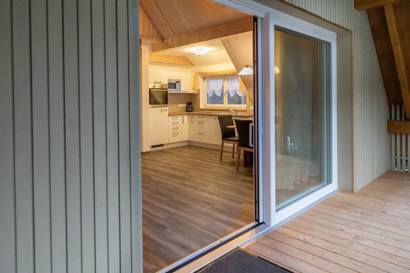 Blick vom Balkon in die Küche