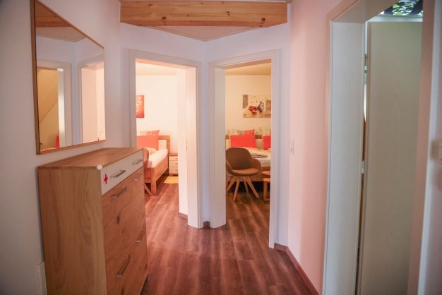 Blick in beide Schlafzimmer