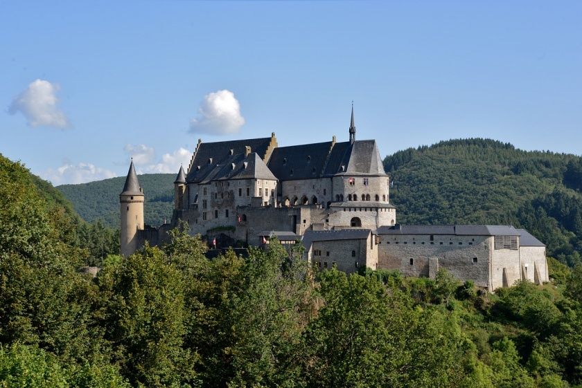 castle-4422618_1280